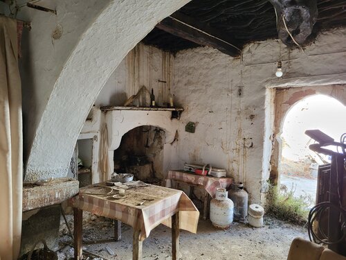 Maison à l'abandon Milatos